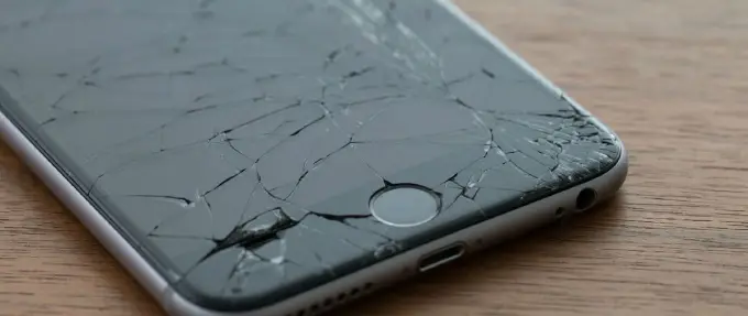 uszkodzenie ramki iphone