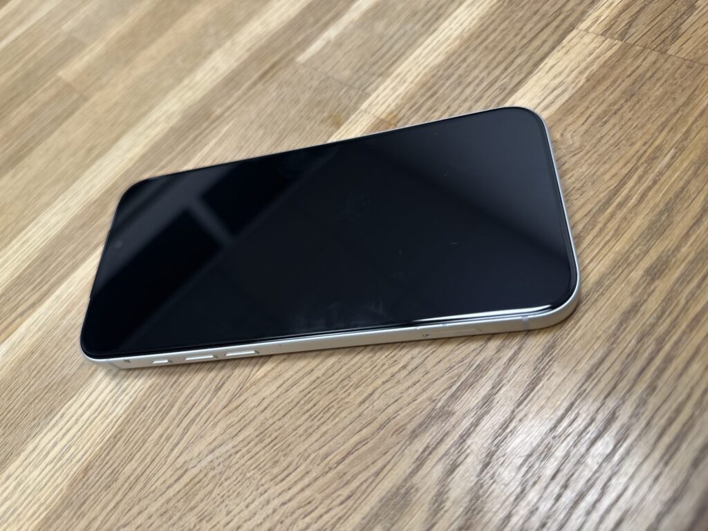 iPhone 17 Pro Max po wymianie szybki – zachowany oryginalny wyświetlacz
